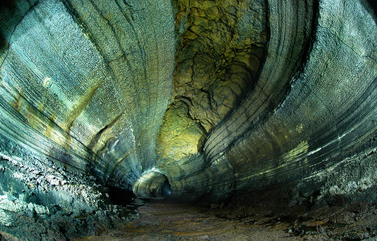 Khám phá hang Manjanggul kỳ ảo của hòn đảo Jeju