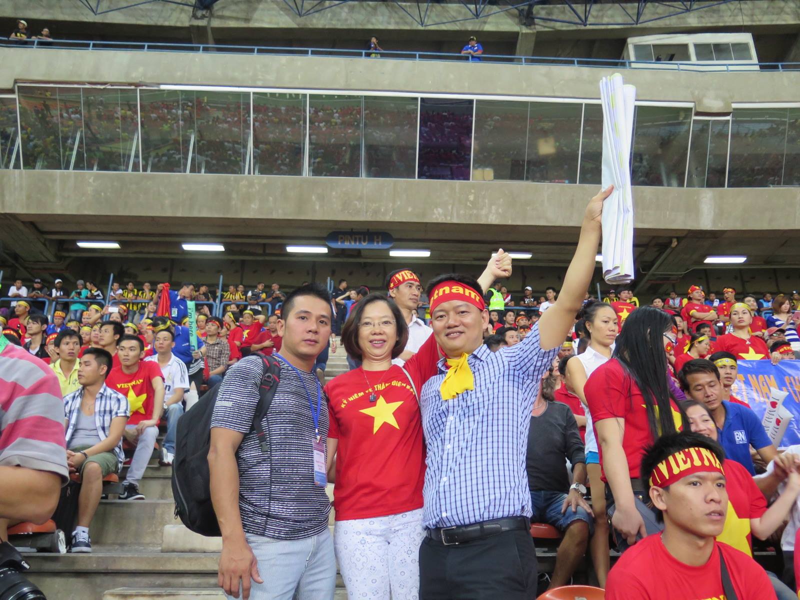tổ chức tour cổ vũ bóng đá