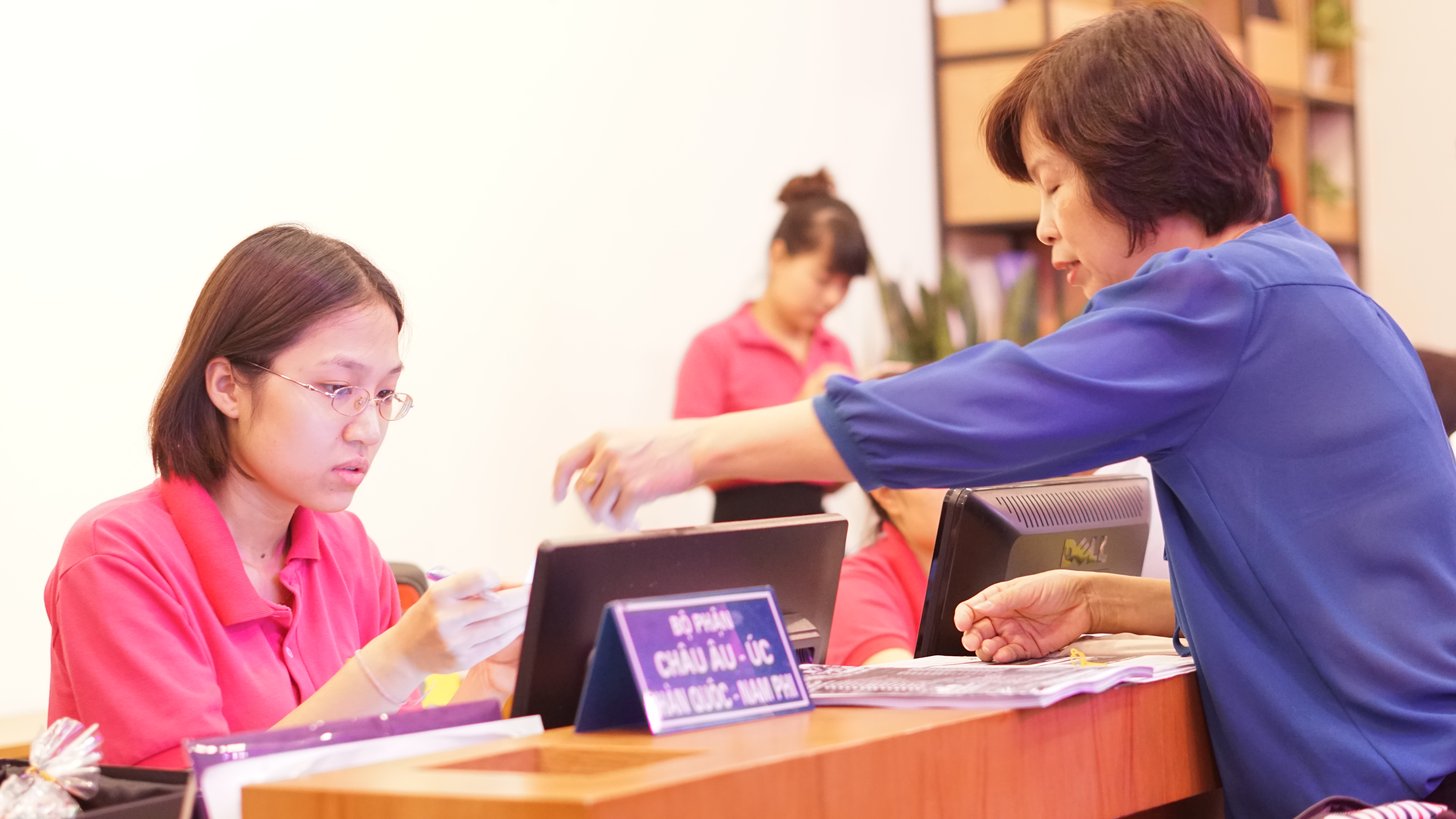 Doanh thu đạt trên 2 tỷ sau 1 ngày mở bán, nhiều tour khóa sổ 