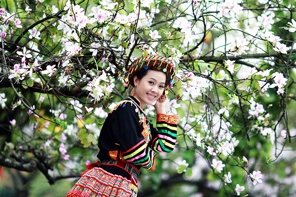 Say đắm lễ hội hoa ban