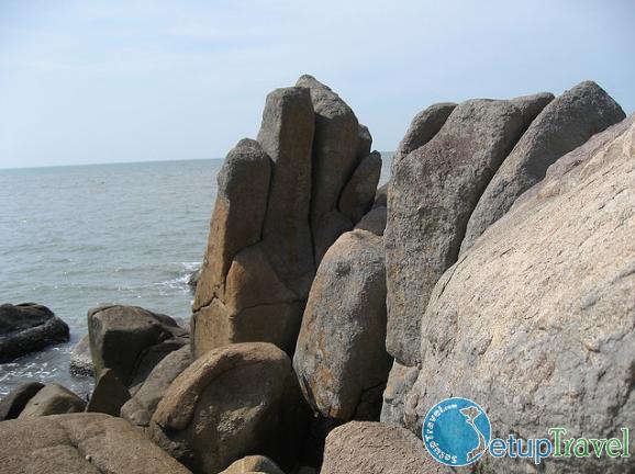 Hòn Đá Bạc