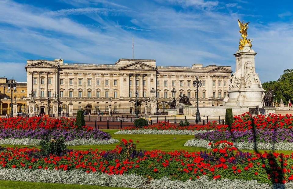 KHÁM PHÁ CUNG ĐIỆN BUCKINGHAM, BIỂU TƯỢNG HOÀNG GIA NƯỚC ANH