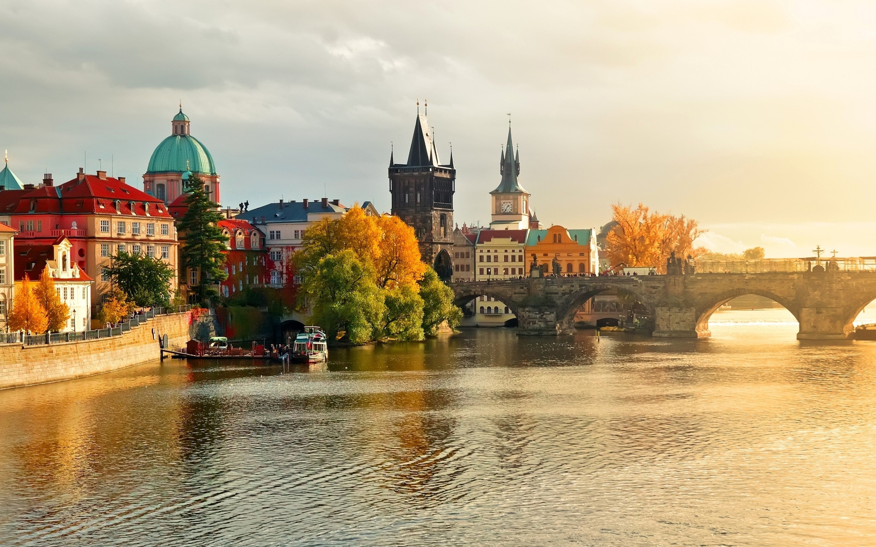 PRAHA - THÀNH PHỐ ĐƯỢC TẠO NÊN TỪ MỘT GIẤC MƠ 